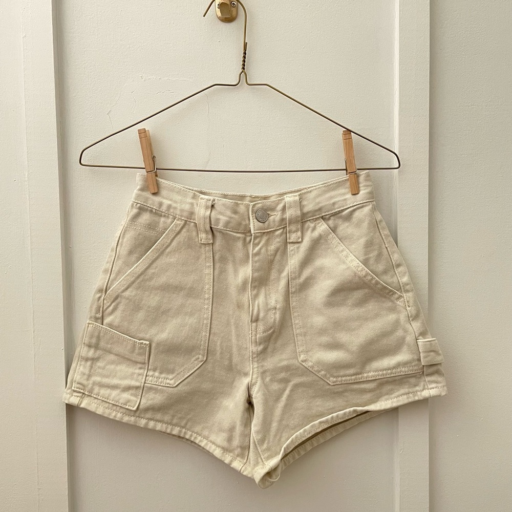 PacSun Women's Cream Cargo Shorts